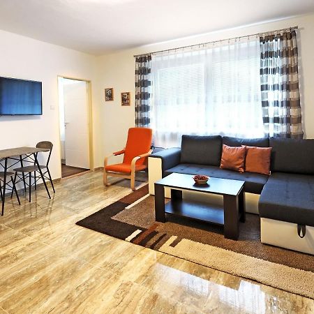 Penzion Kendy Apartment Mistrin Екстериор снимка